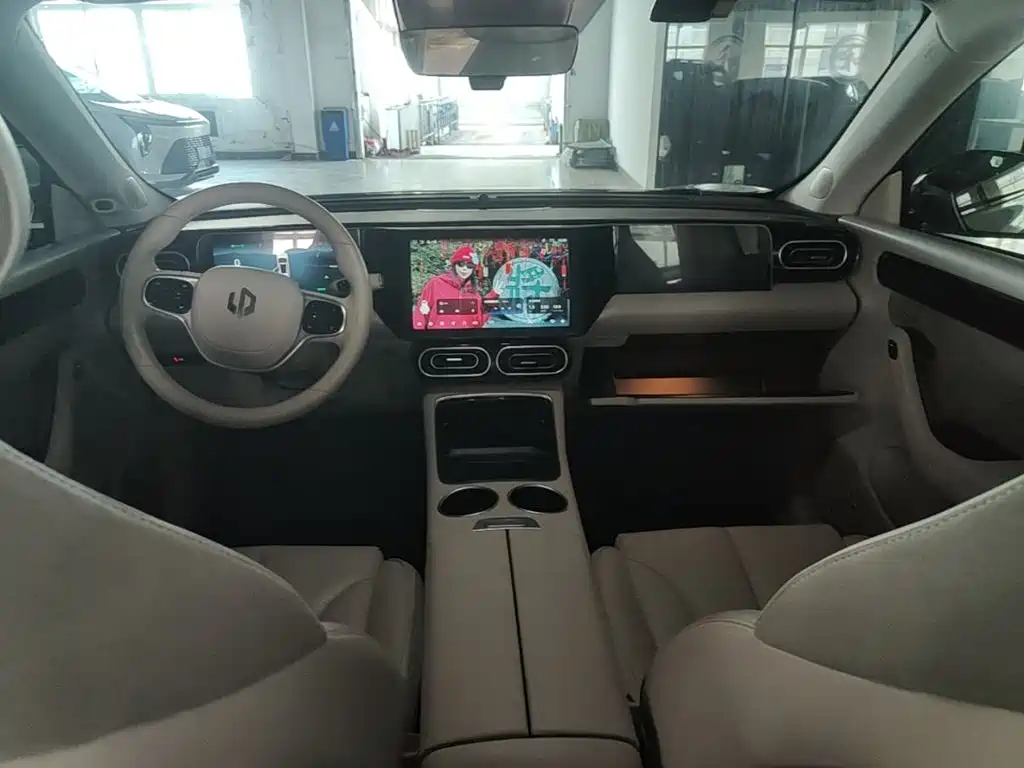 Leapmotor Leapmotor C11 — миниатюра 10
