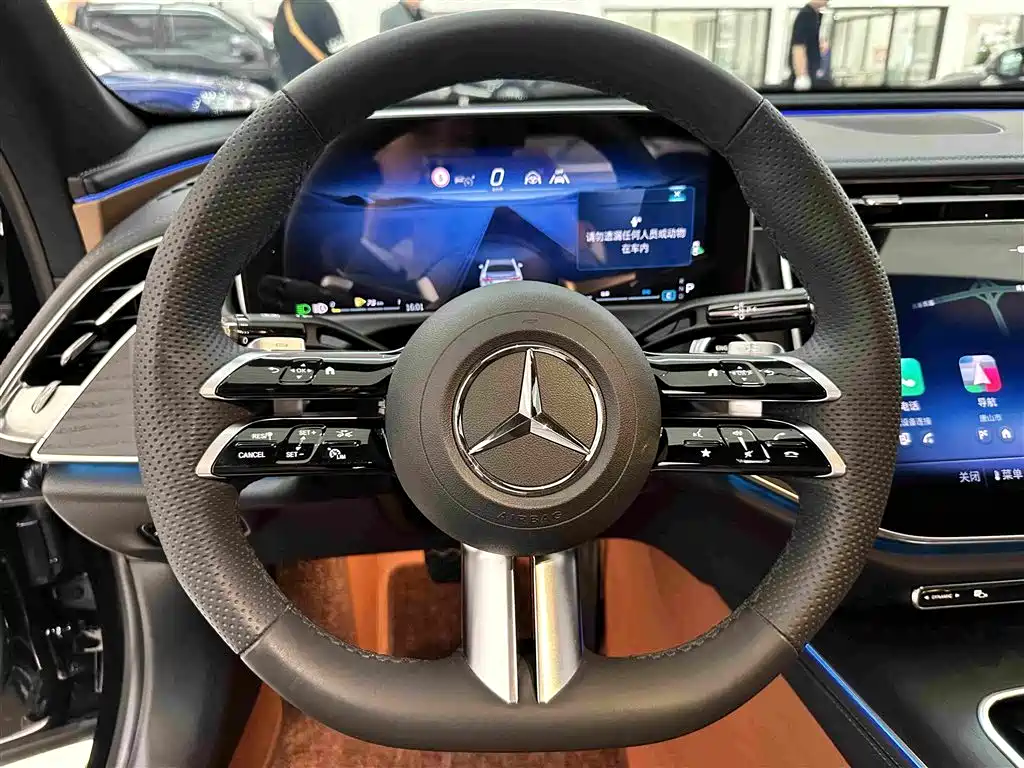Mercedes-Benz E-Class — миниатюра 9