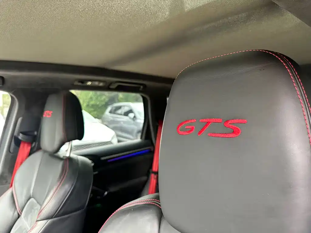 Porsche Cayenne — миниатюра 21