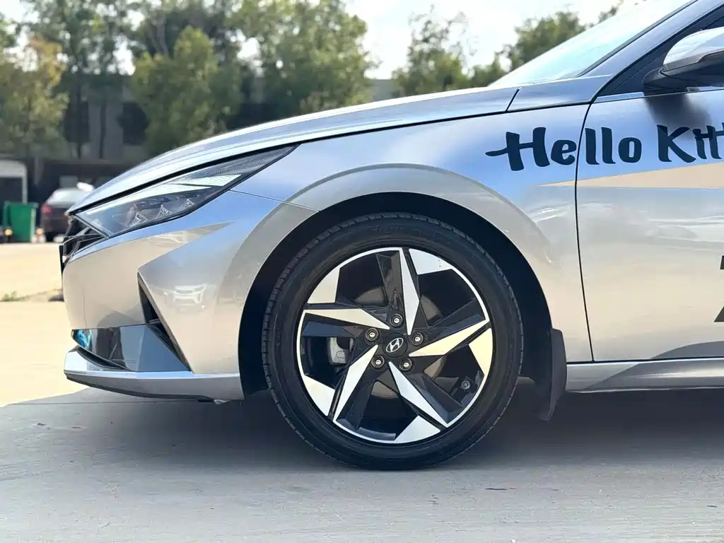 Hyundai Elantra — миниатюра 16