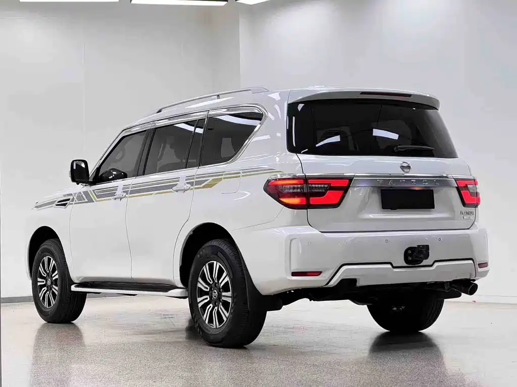 Nissan Patrol — миниатюра 30