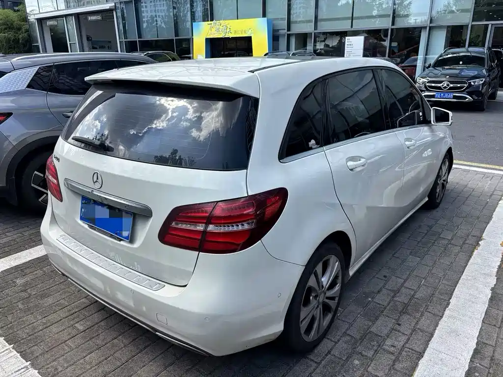 Mercedes-Benz B-Class — миниатюра 2
