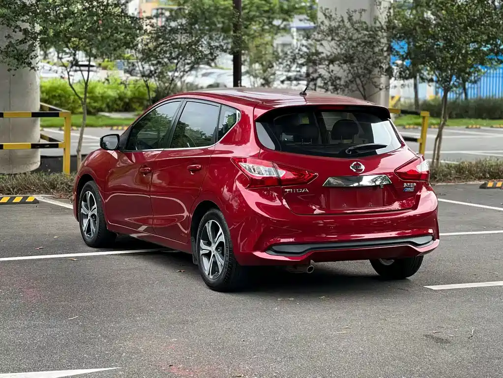 Nissan Tiida — миниатюра 6