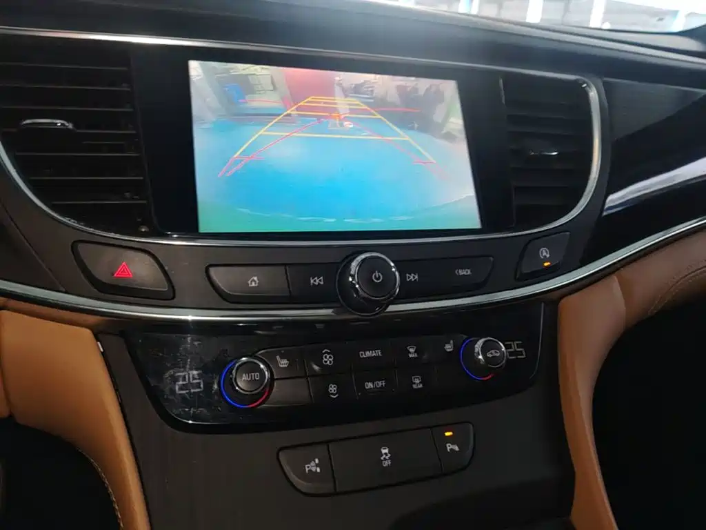 Buick LaCrosse — миниатюра 13