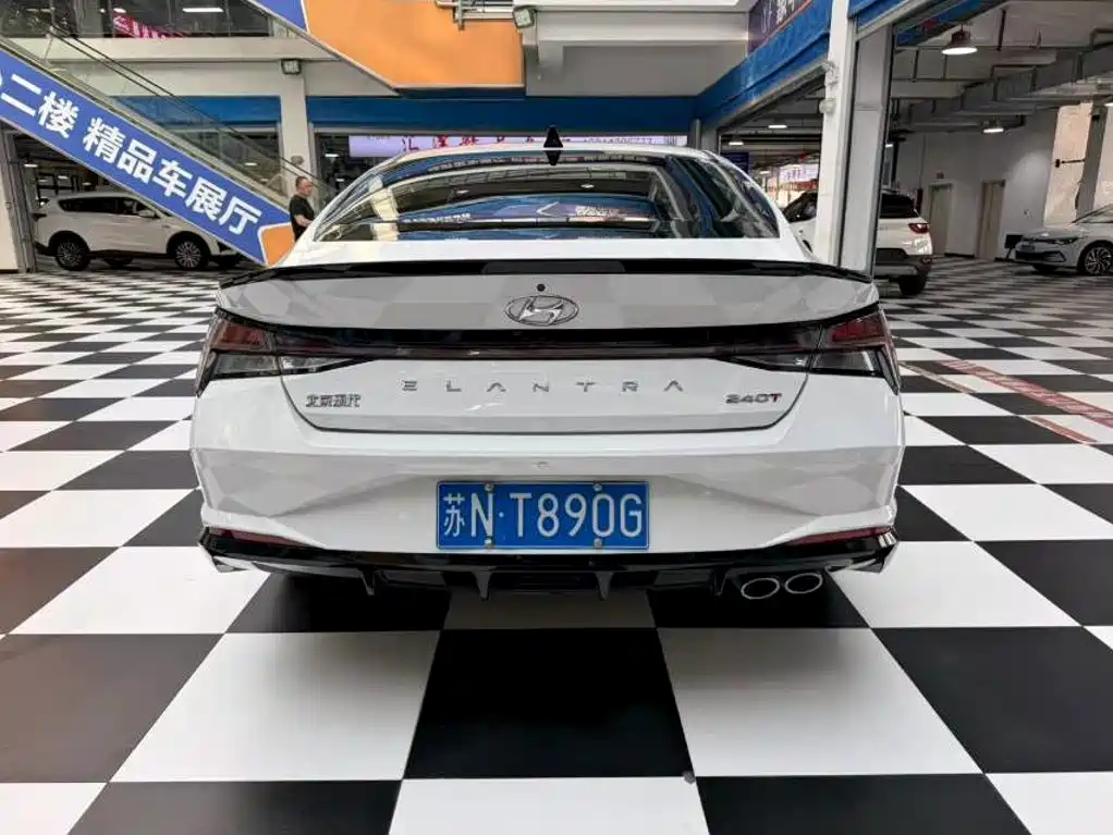Hyundai Elantra — миниатюра 8