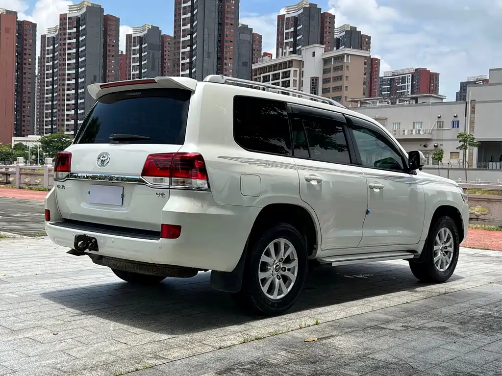 Toyota Land Cruiser — миниатюра 7
