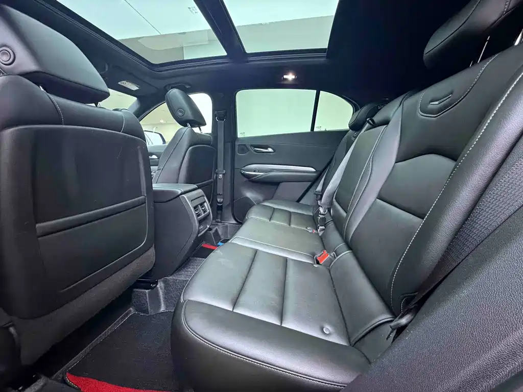 Cadillac XT4 — миниатюра 9
