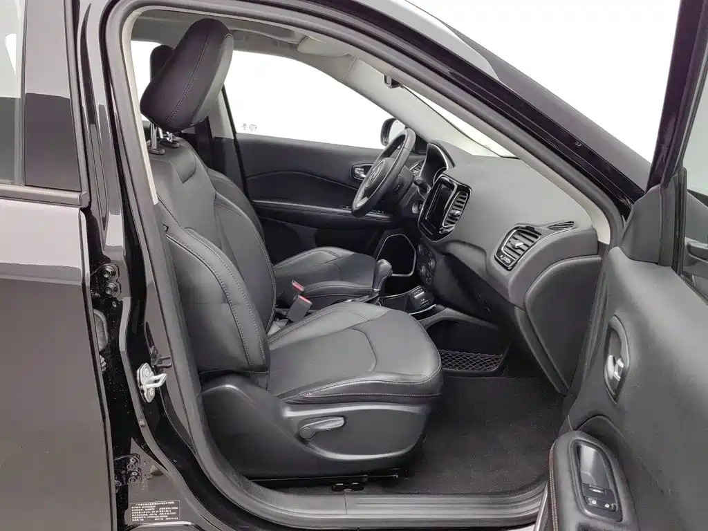 Jeep Compass — миниатюра 23