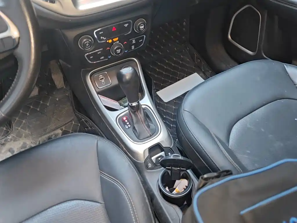 Jeep Compass — миниатюра 14