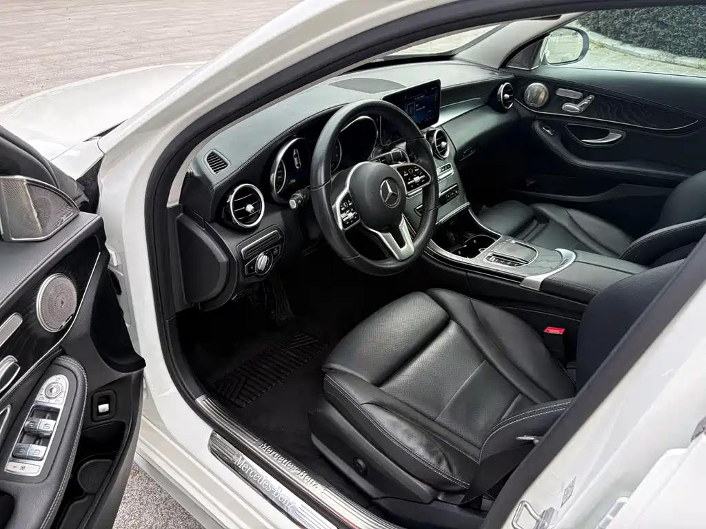 Mercedes-Benz C-Class — миниатюра 4