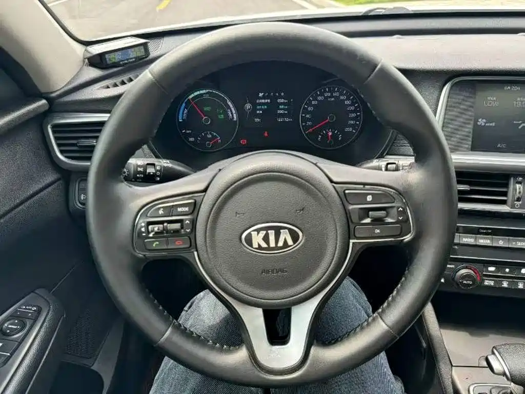 Kia K5 New Energy — миниатюра 9
