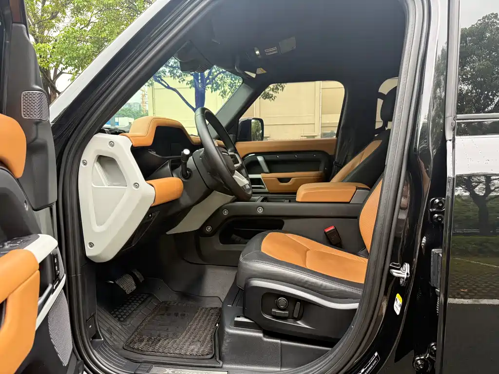 Land Rover Defender — миниатюра 4