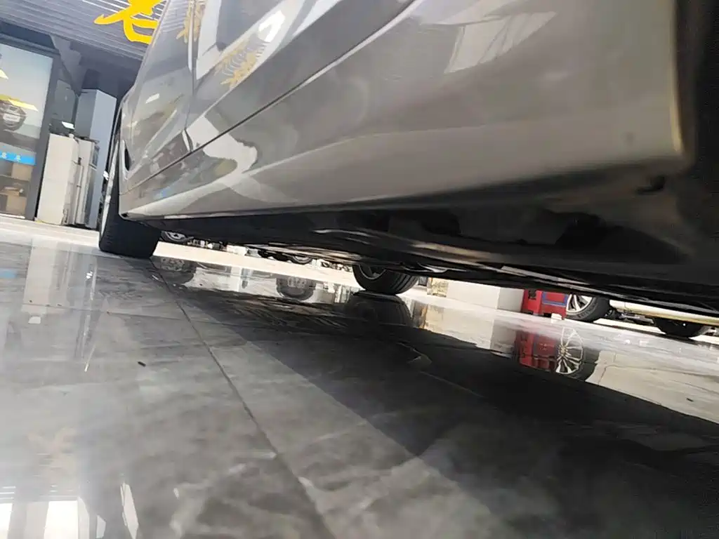 BMW 5 Series — миниатюра 22