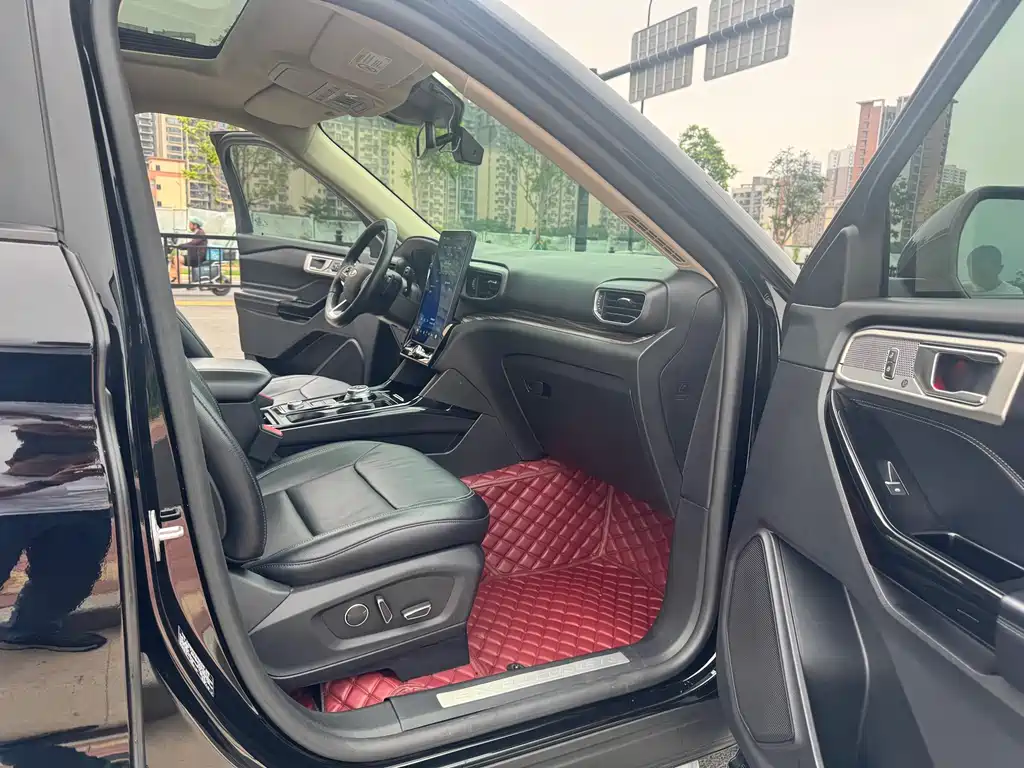 Ford Explorer EcoBoost 285 4WD Titanium Gold Edition 6 seats, фото 6