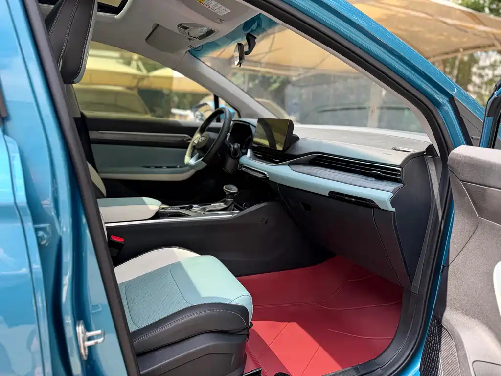 Geely Emgrand S - фото 13