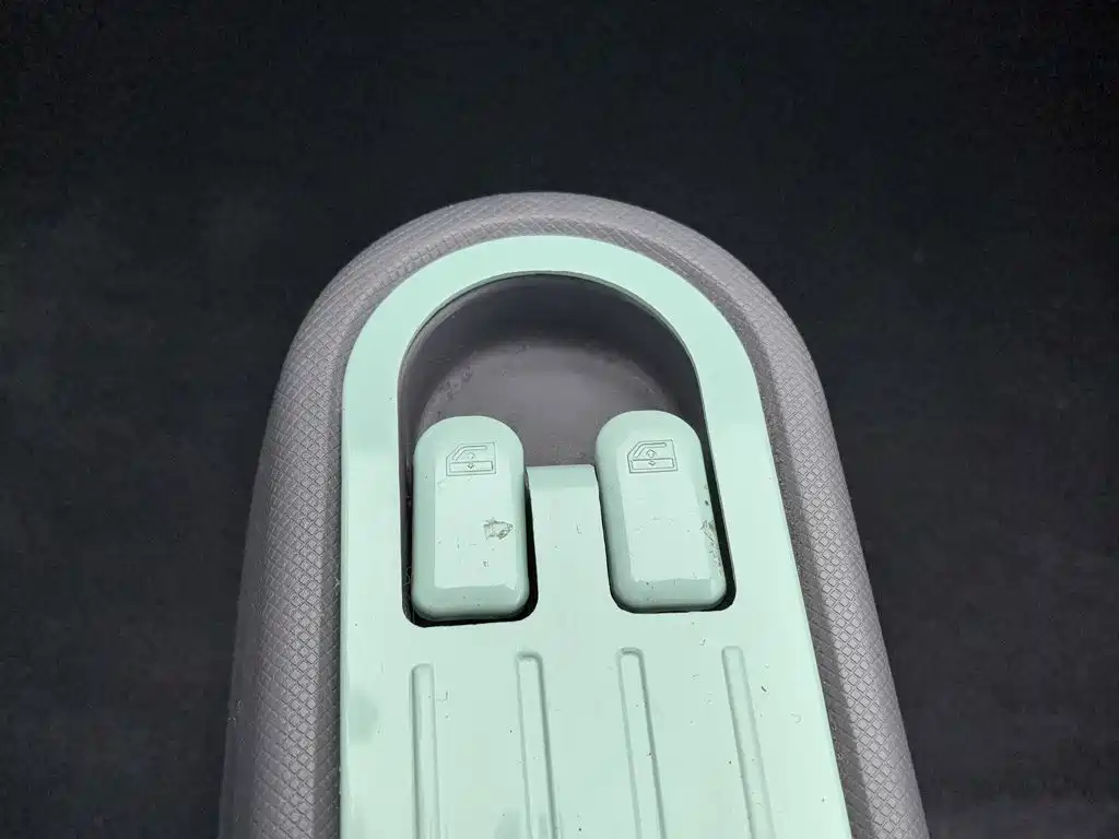 Wuling MINIEV — миниатюра 9
