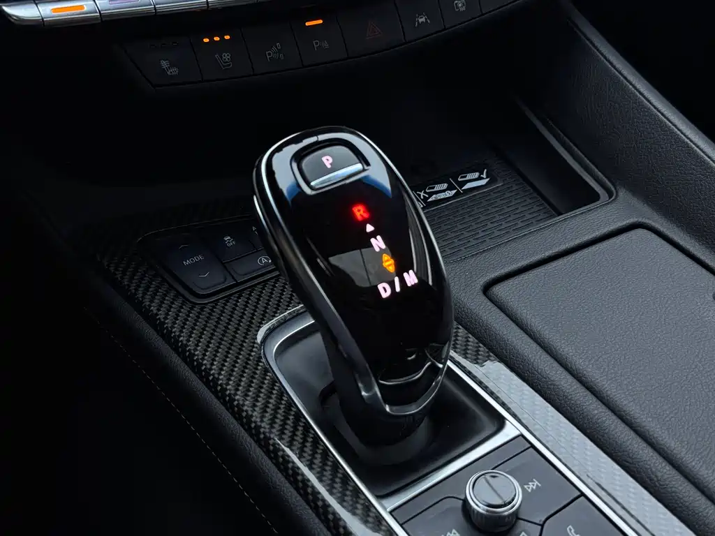 Cadillac CT5 — миниатюра 8