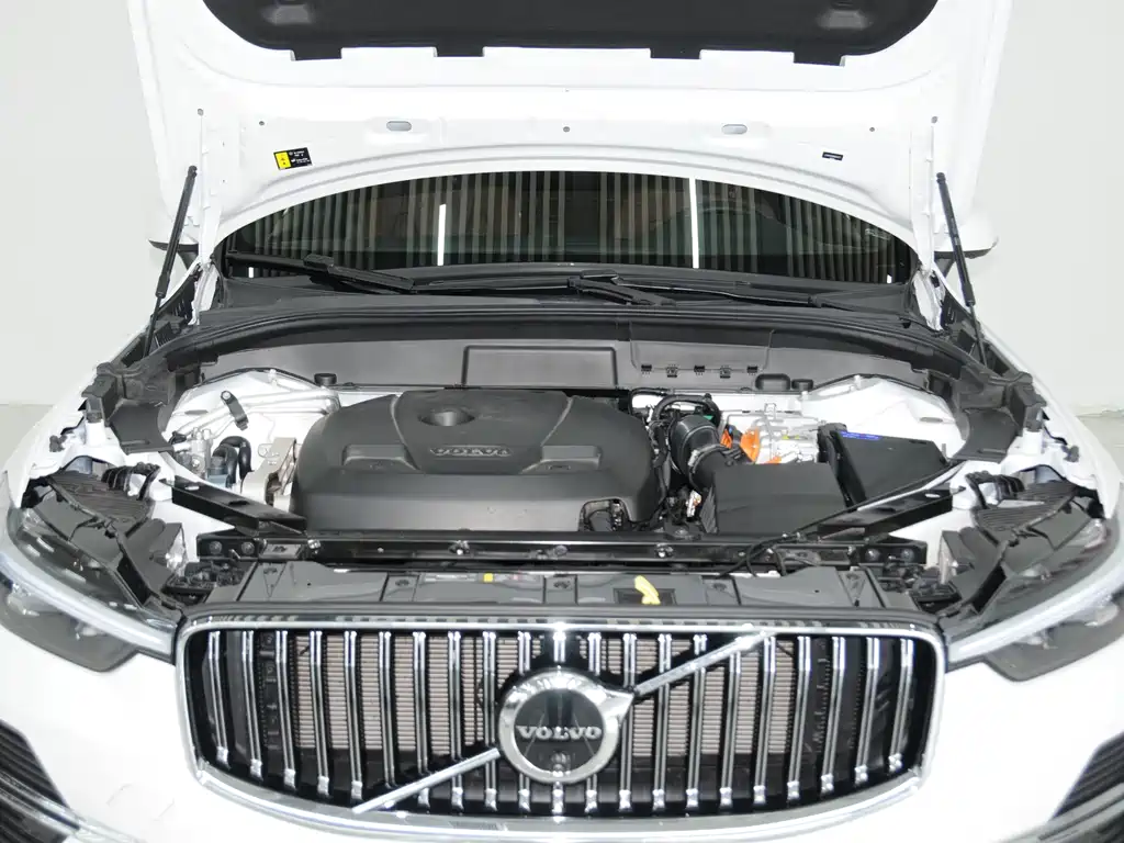 VOLVO XC60 PLUG IN HYBRID
