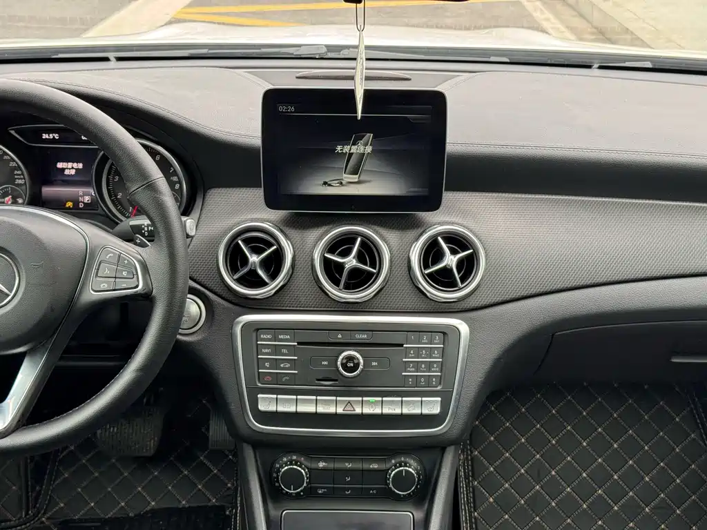 Mercedes-Benz GLA — миниатюра 5