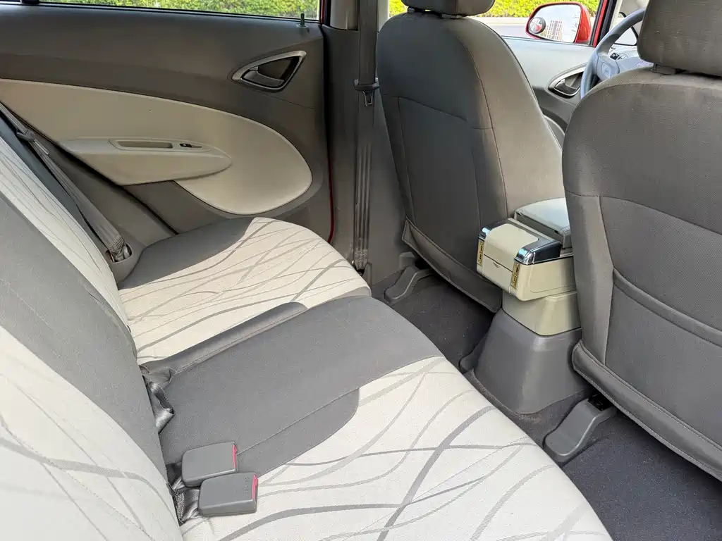 Chevrolet Sail — миниатюра 10
