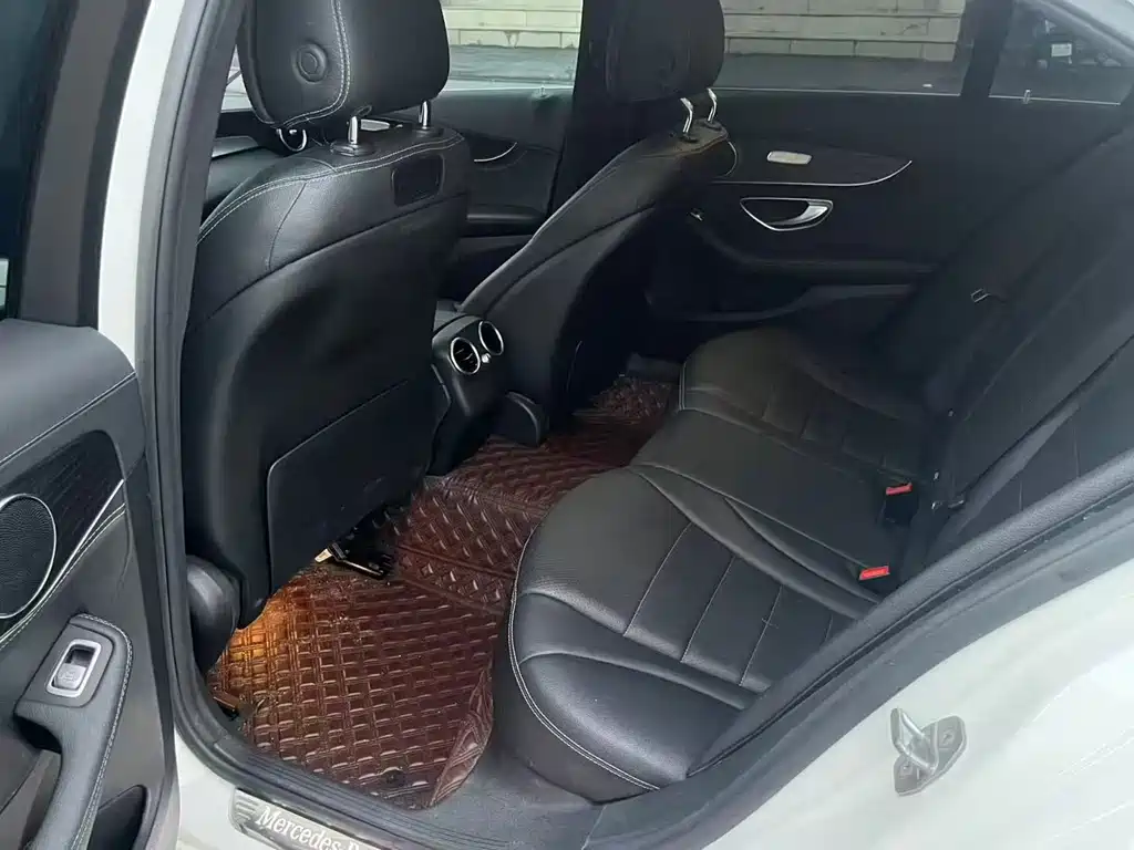 Mercedes-Benz C-Class — миниатюра 4