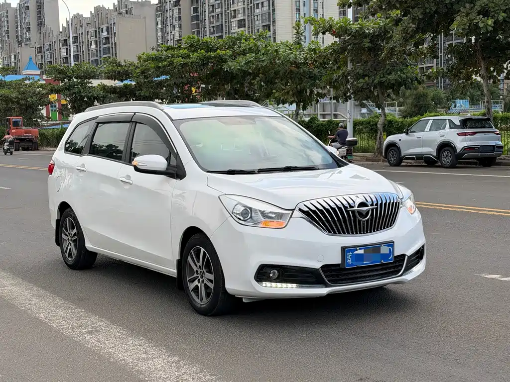 Haima Familia MPV — миниатюра 3