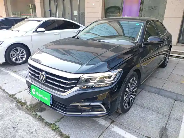 VOLKSWAGEN PASSAT 2021