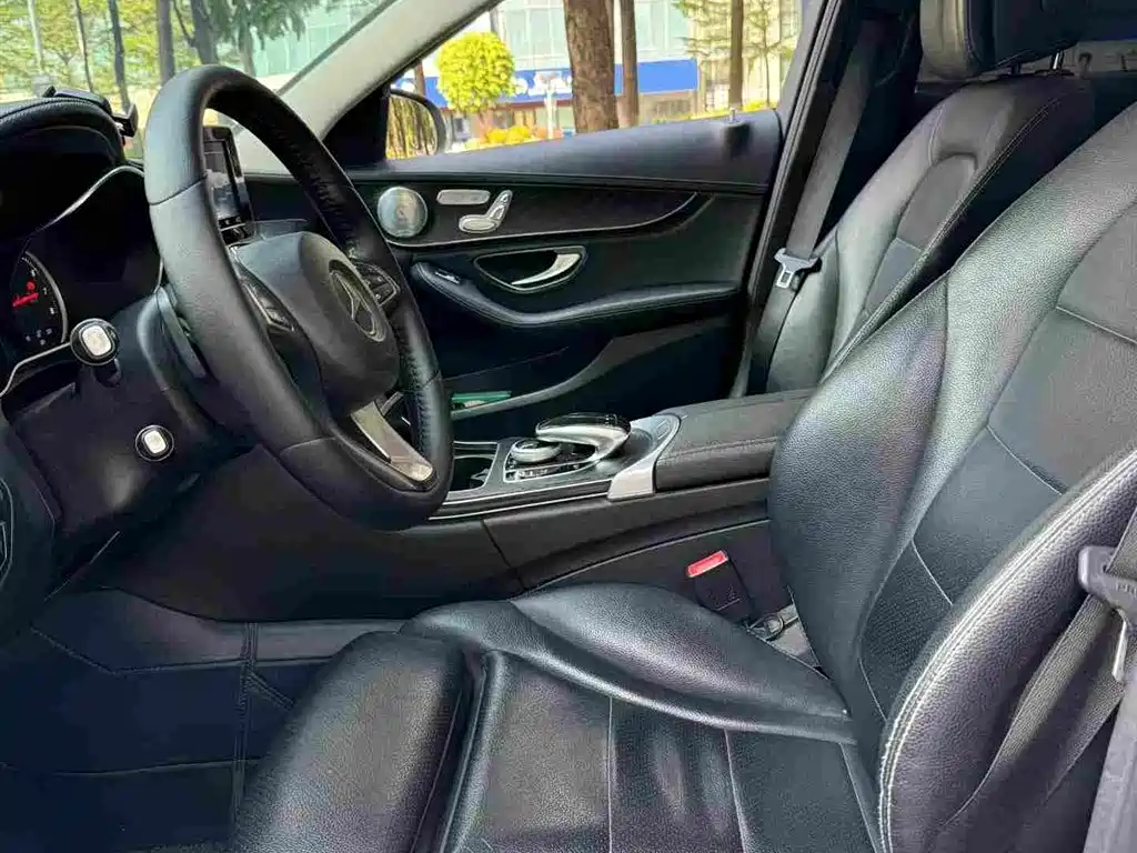 Mercedes-Benz C-Class — миниатюра 9