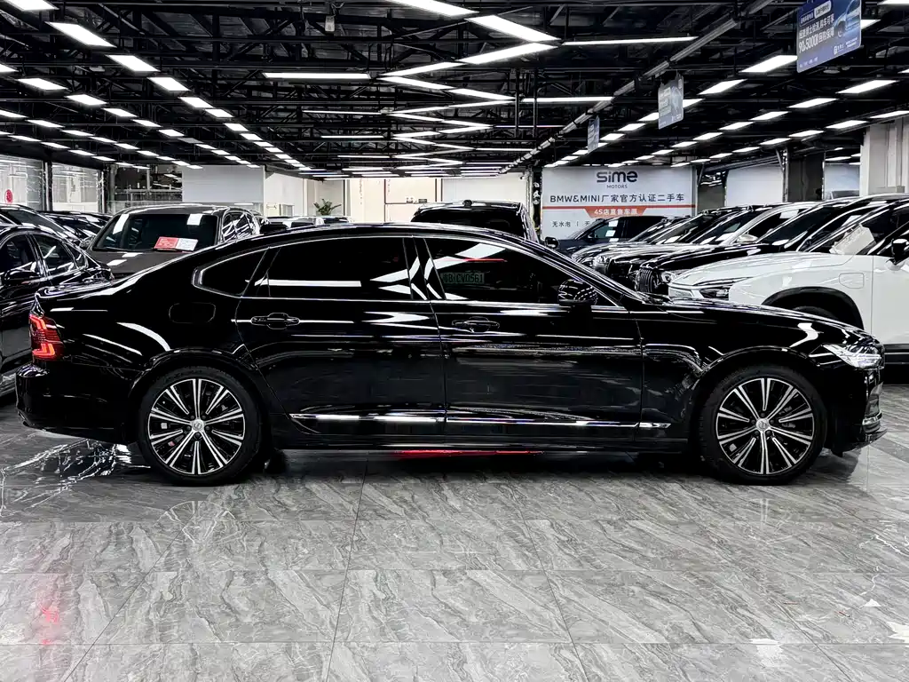 Volvo S90 2024 B5 Luxury