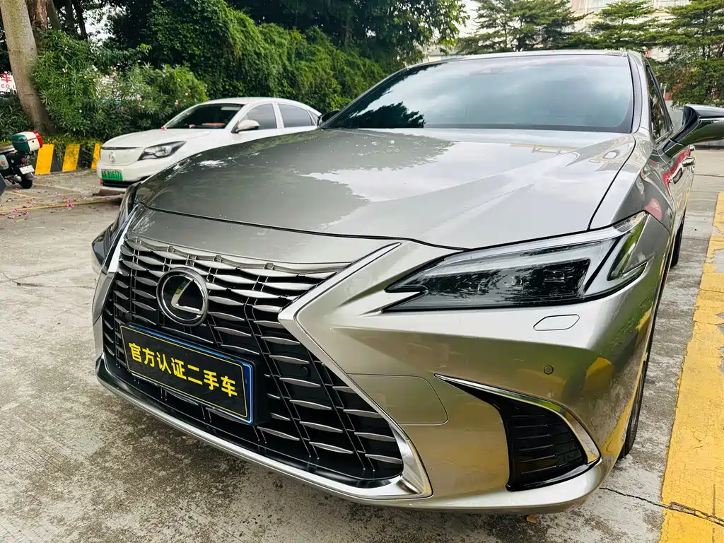 Lexus ES — миниатюра 8