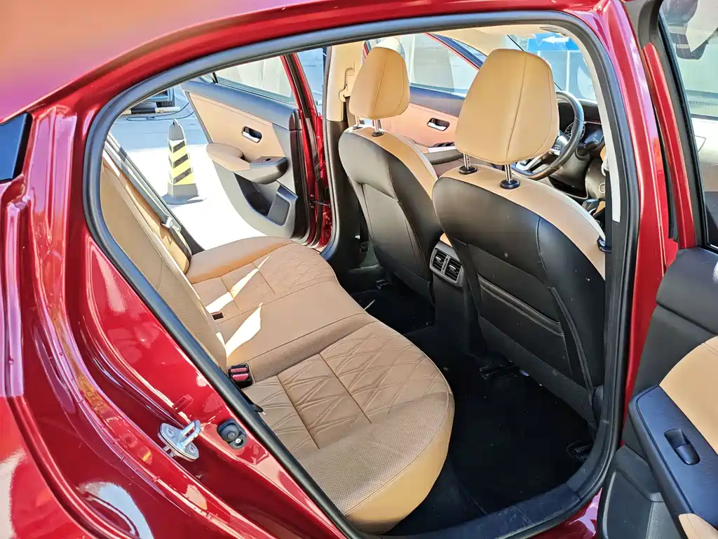 Nissan Sylphy — миниатюра 11