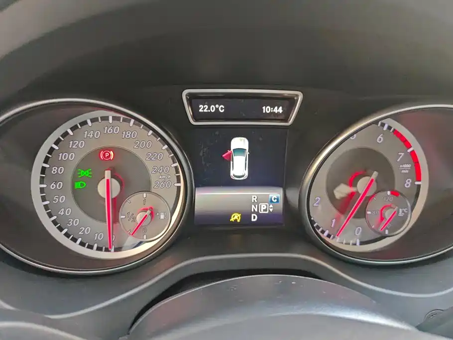Mercedes-Benz GLA — миниатюра 14