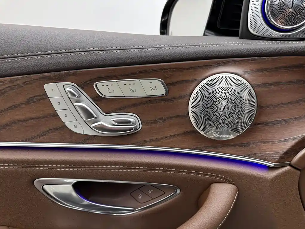 Mercedes-Benz E-Class — миниатюра 15