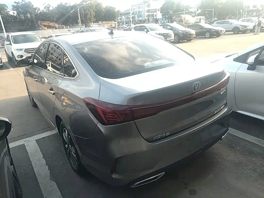Changan Eado — миниатюра 5