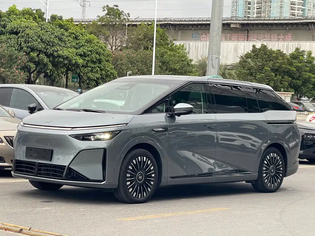 XPeng X9 — миниатюра 2