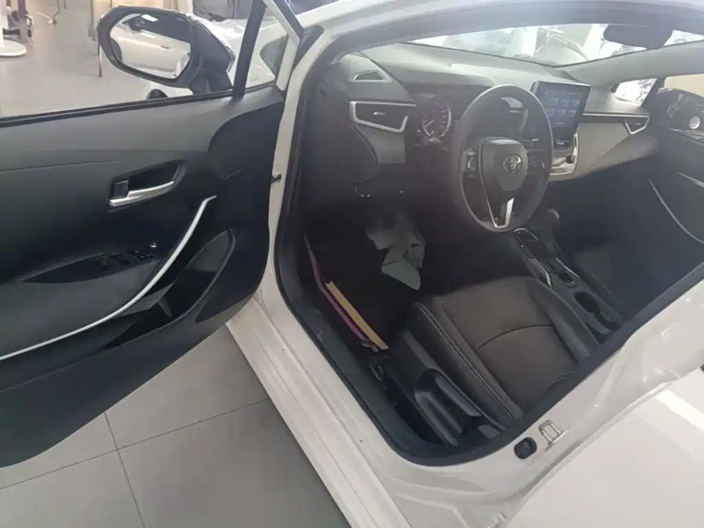 Toyota Corolla — миниатюра 12