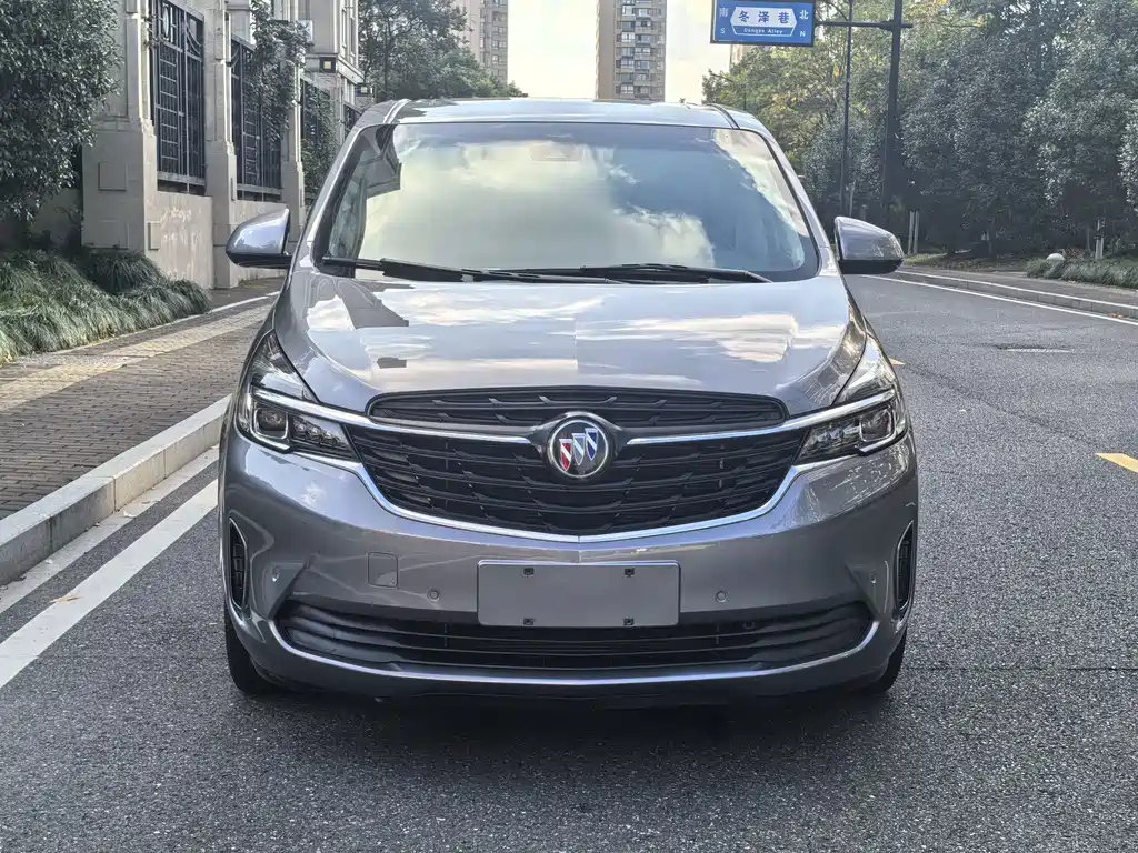 Buick GL8 — миниатюра 2
