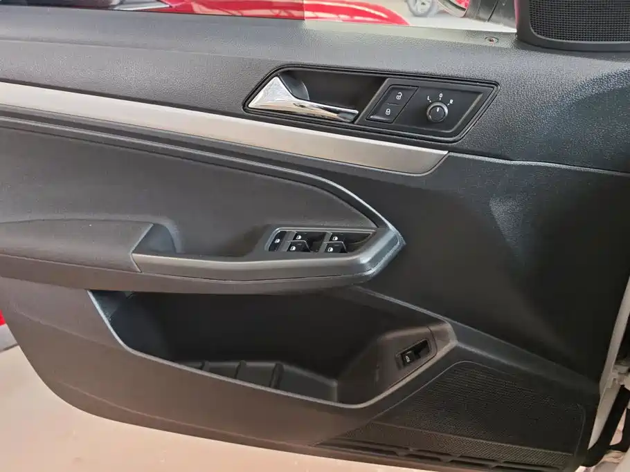 Volkswagen Lavida — миниатюра 7