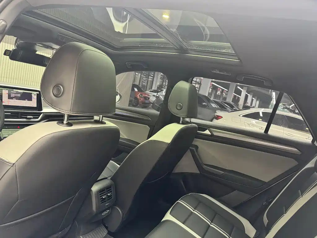 VOLKSWAGEN T ROC EXPLORING SONGS