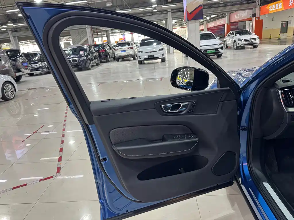 Volvo XC60 — миниатюра 20