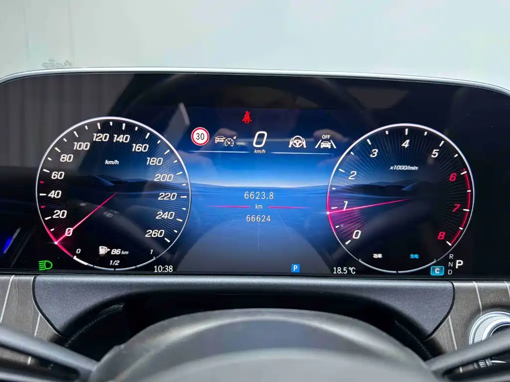 Mercedes-Benz E-Class — миниатюра 16