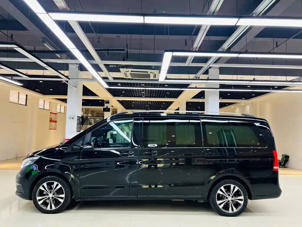 Mercedes-Benz V-Class — миниатюра 17