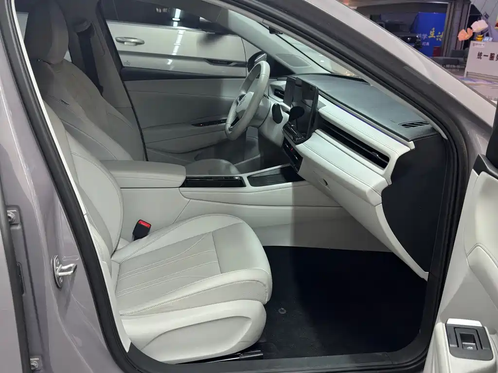 Volkswagen Lavida — миниатюра 10
