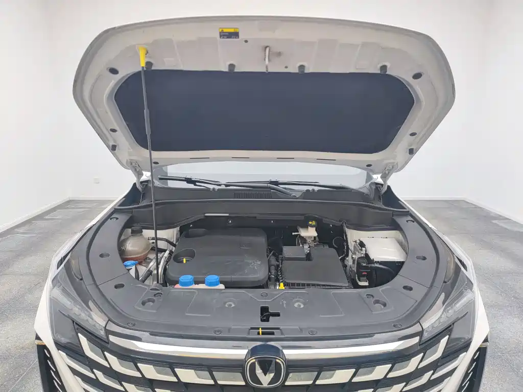 Changan UNI-Z New Energy — миниатюра 21