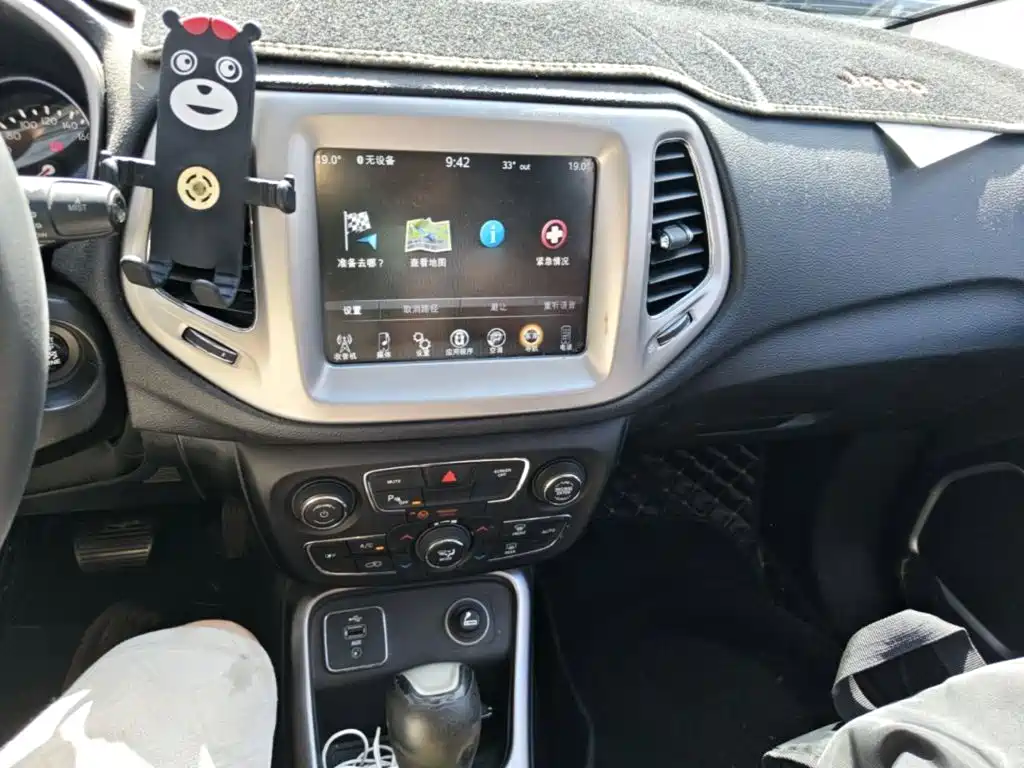 Jeep Compass — миниатюра 6