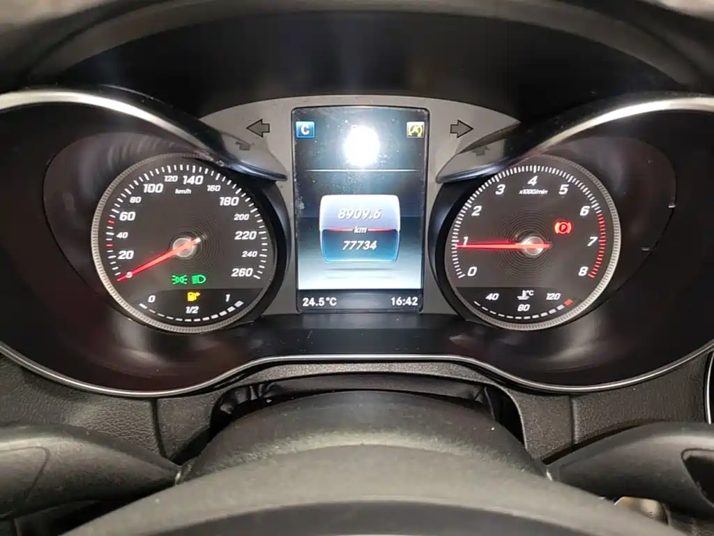 Mercedes-Benz C-Class — миниатюра 12