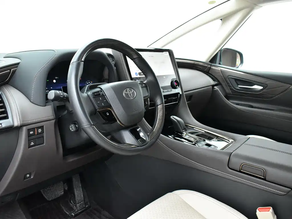 Toyota Alphard — миниатюра 7