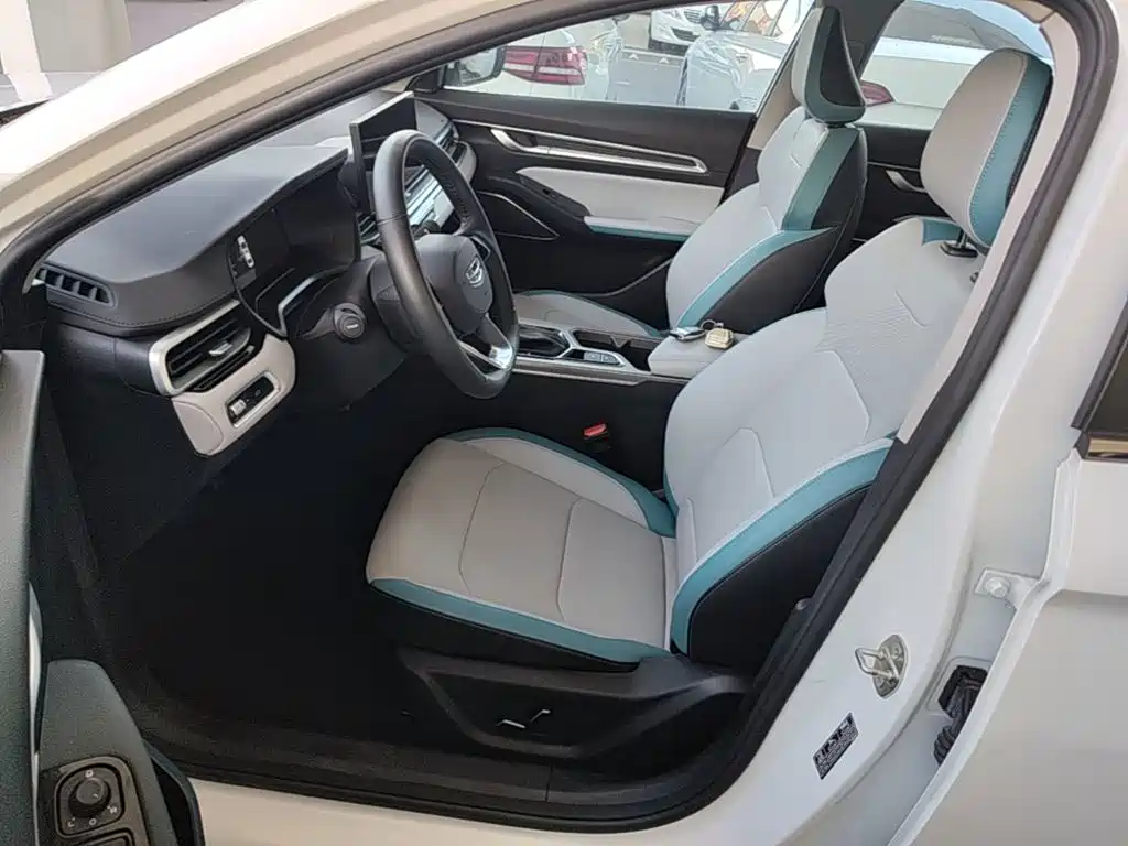 Geely Emgrand — миниатюра 15