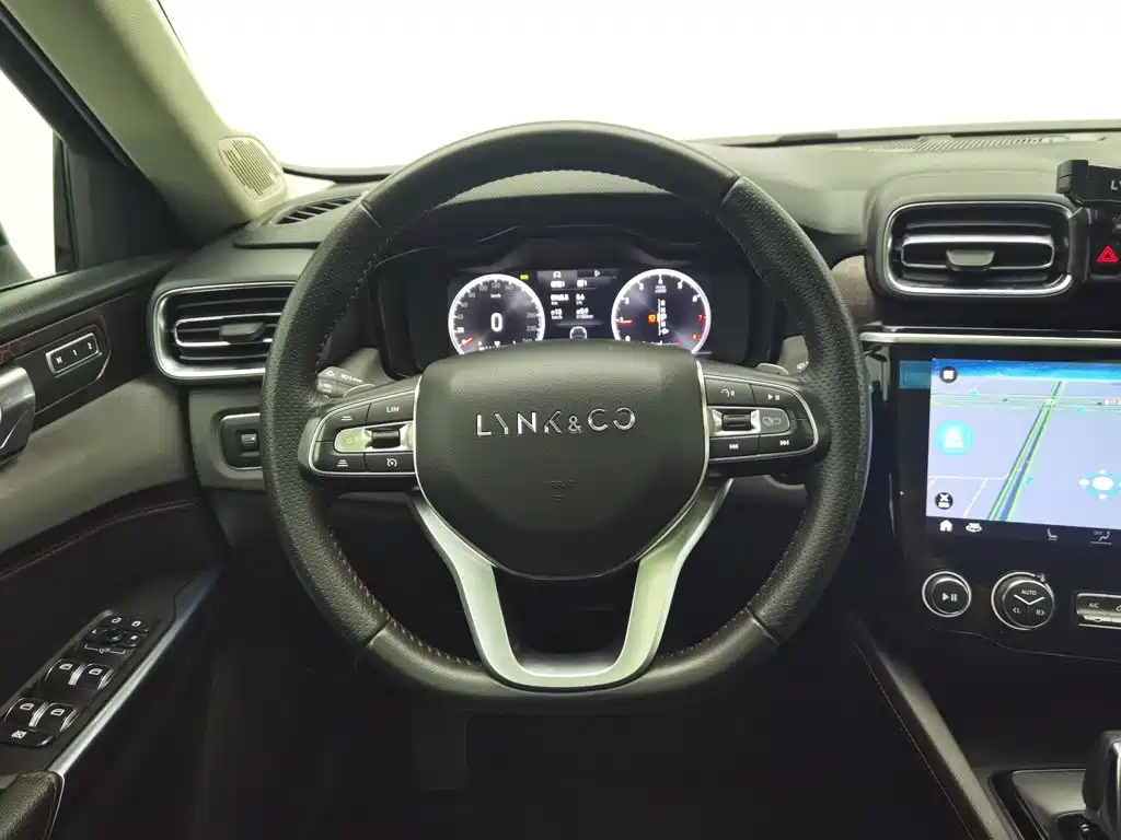 Lynk & Co 02 — миниатюра 11