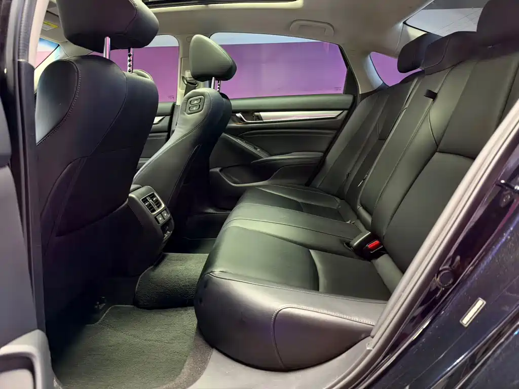 Honda Accord — миниатюра 13